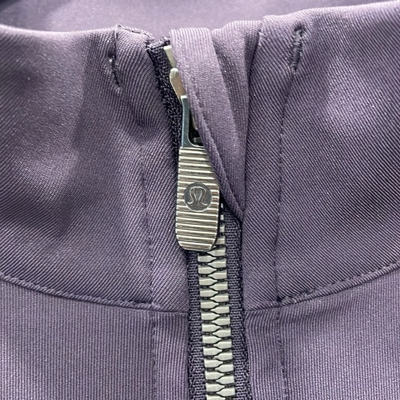 Lululemon Athletica Sleek Essentials Jacket in Boysenberry Size 10 - Picture 4 of 13
